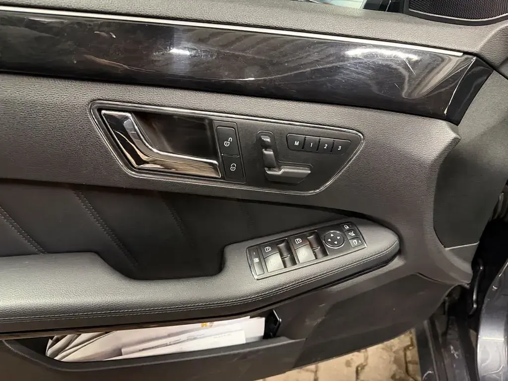 Gebraucht Mercedes E350 Avantgarde 292 PS (214 kW) 2010 Grau Limousine