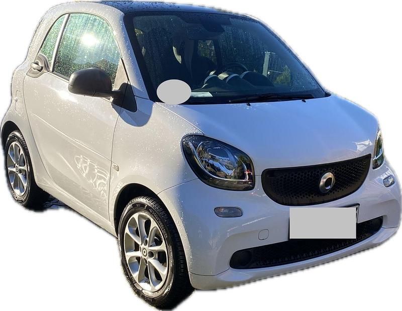 Weiß Gebraucht 2018 Smart ForTwo Coupé Coupé | 9.399 € (Superpreis) - Bild 1/4