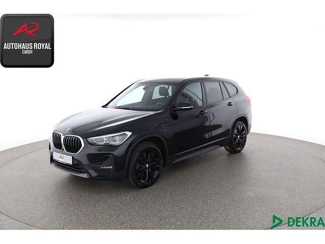 Schwarz (metallic) Gebraucht 2019 BMW X1 Sport Line SUV | 23.329 € (Guter Preis) - Bild 1/4
