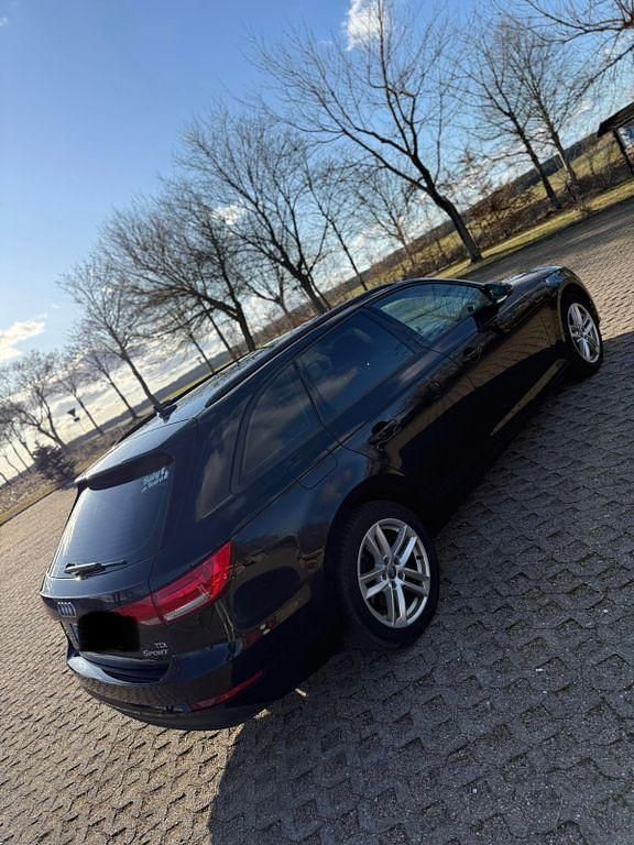 Gebraucht Audi A4 Design 150 PS (110 kW) 2018 Schwarz Kombi