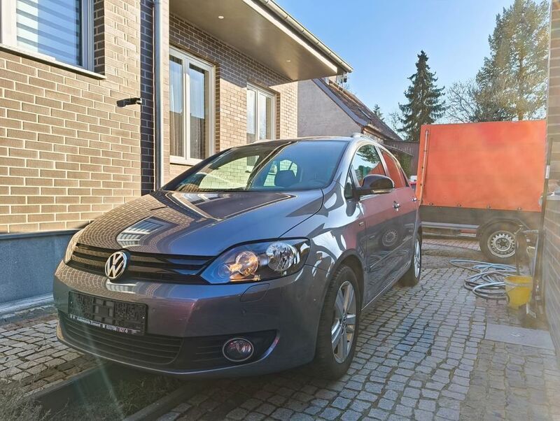Grau Gebraucht 2012 VW Golf Plus Match Van / Kleinbus | 7.500 € (Fairer Preis) - Bild 1/4