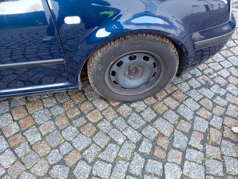 Gebraucht VW Golf IV 105 PS (77 kW) 2001 Blau Limousine