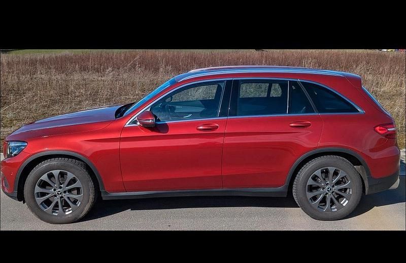 Gebraucht Mercedes GLC250 204 PS (150 kW) 2017 Rot SUV