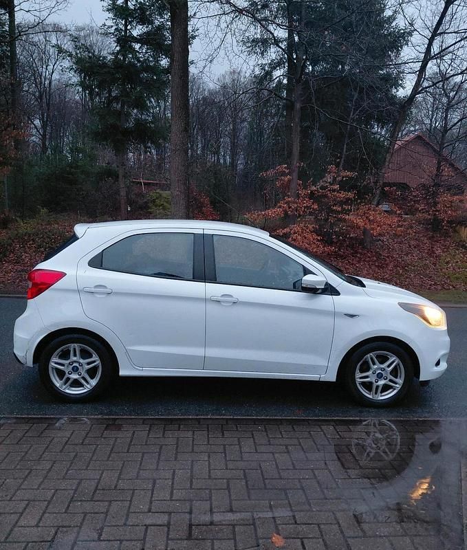 Gebraucht Ford Ka Plus 86 PS (63 kW) 2017 Weiß Kleinwagen