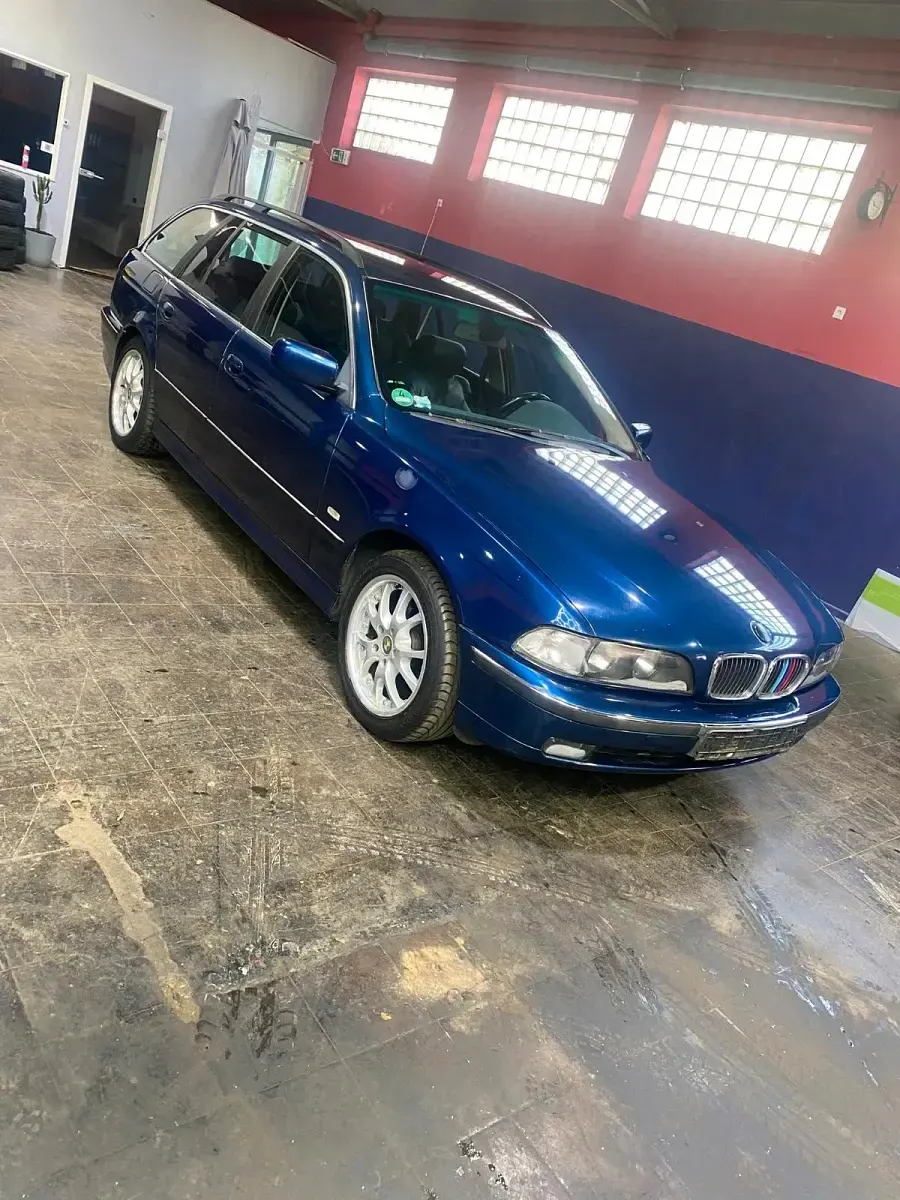 Gebraucht BMW 523 170 PS (125 kW) 2000 Blau Kombi