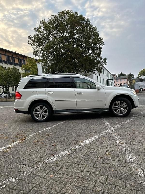 Weiß Gebraucht 2010 Mercedes GL450 SUV | 16.000 € - Bild 1/4