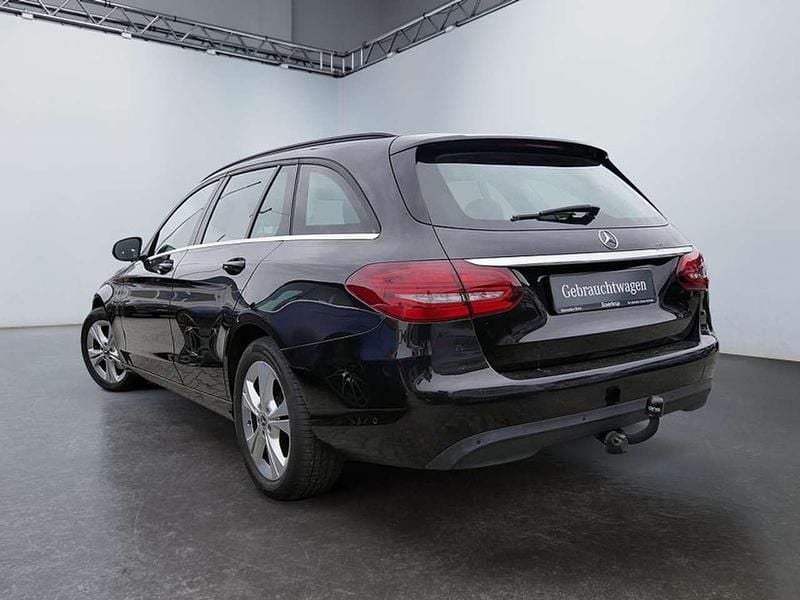 Usado Mercedes C200 150 HP (110 kW) 2019 Preto Sedan