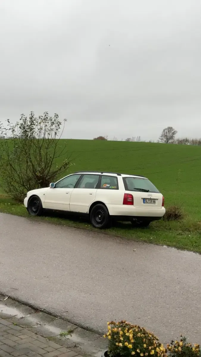 Gebraucht Audi A4 S-Line 110 PS (80 kW) 1998 Weiß Kombi