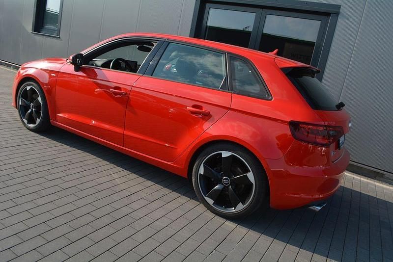 Rot Gebraucht 2013 Audi A3 Sportback S-Line Limousine | 13.500 € (Etwas zu teuer) - Bild 1/4