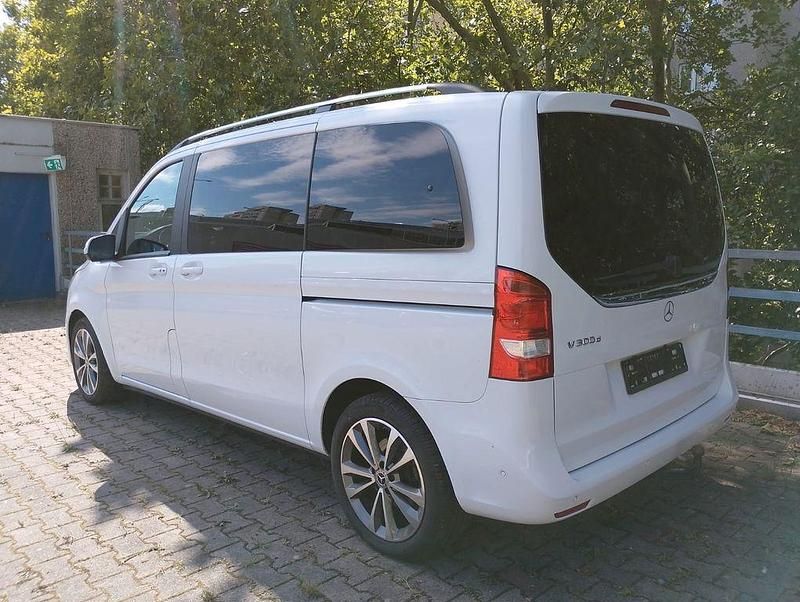 Gebraucht Mercedes V300 239 PS (175 kW) 2020 Weiß Van / Kleinbus