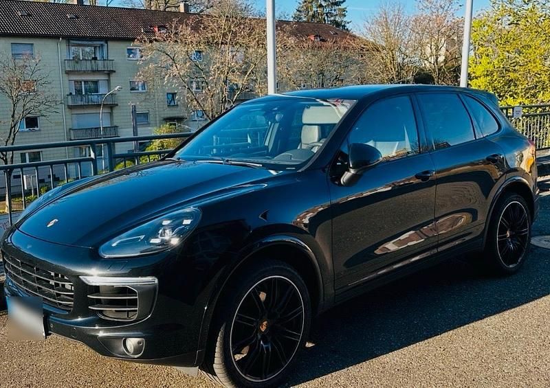 Schwarz Gebraucht 2017 Porsche Cayenne Platinum Edition SUV | 36.900 € (Etwas zu teuer) - Bild 1/4