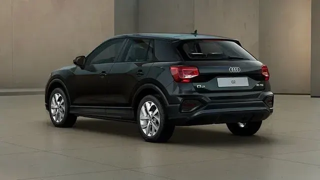 Gebraucht Audi Q2 Advanced Plus 150 PS (110 kW) 2025 Mythosschwarz metallic SUV