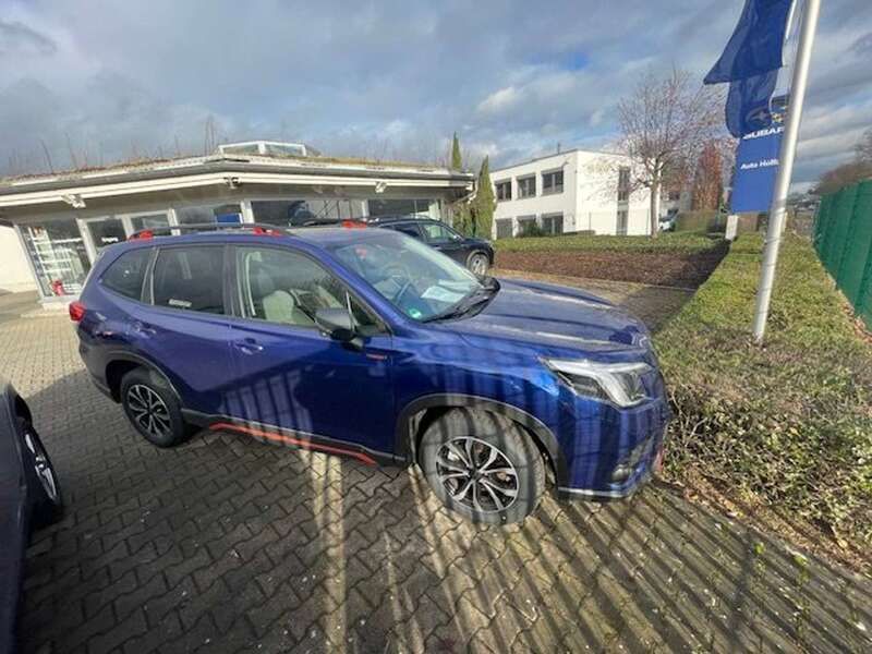 Sapphire blue pearl Gebraucht 2024 Subaru Forester Exclusive+ SUV | 38.500 € (Fairer Preis) - Bild 1/4