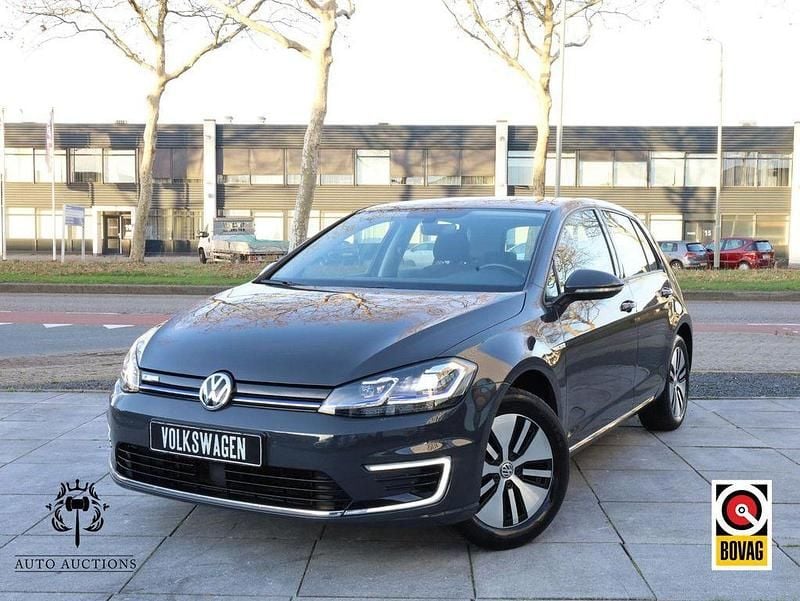 Grau Gebraucht 2020 VW e-Golf Kleinwagen | 13.177 € (Guter Preis) - Bild 1/4