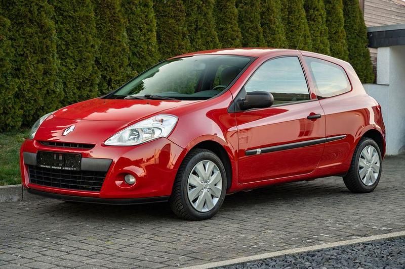 Gebraucht Renault Clio II Dynamique 75 PS (55 kW) 2009 Rot Limousine