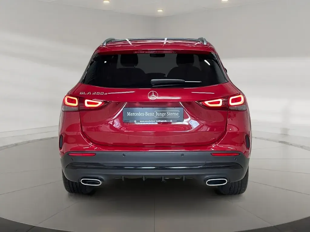 Gebraucht Mercedes GLA250 AMG 160 PS (117 kW) 2023 Manufaktur patagonienrot metallic SUV