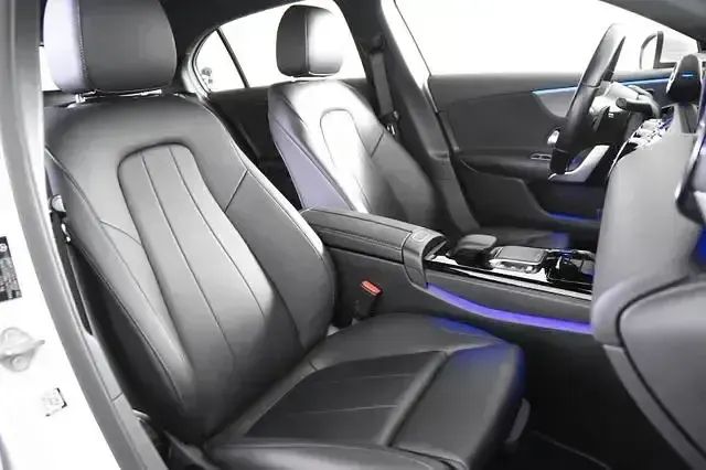 Gebraucht Mercedes A250 218 PS (160 kW) 2021 Weiß Limousine