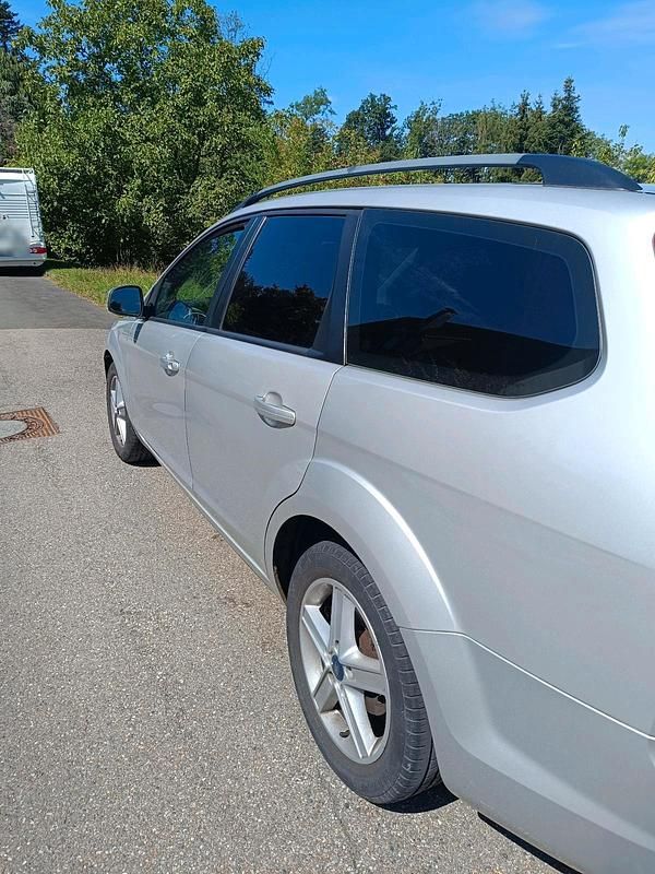 Gebraucht Ford Focus 101 PS (74 kW) 2008 Silber Limousine