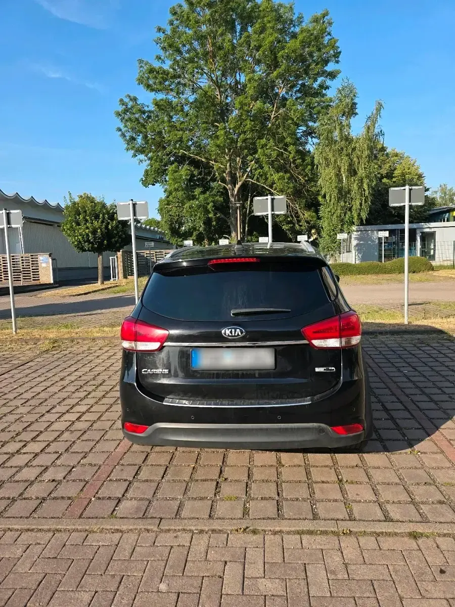 Gebraucht Kia Carens 136 PS (100 kW) 2015 Schwarz Van / Kleinbus