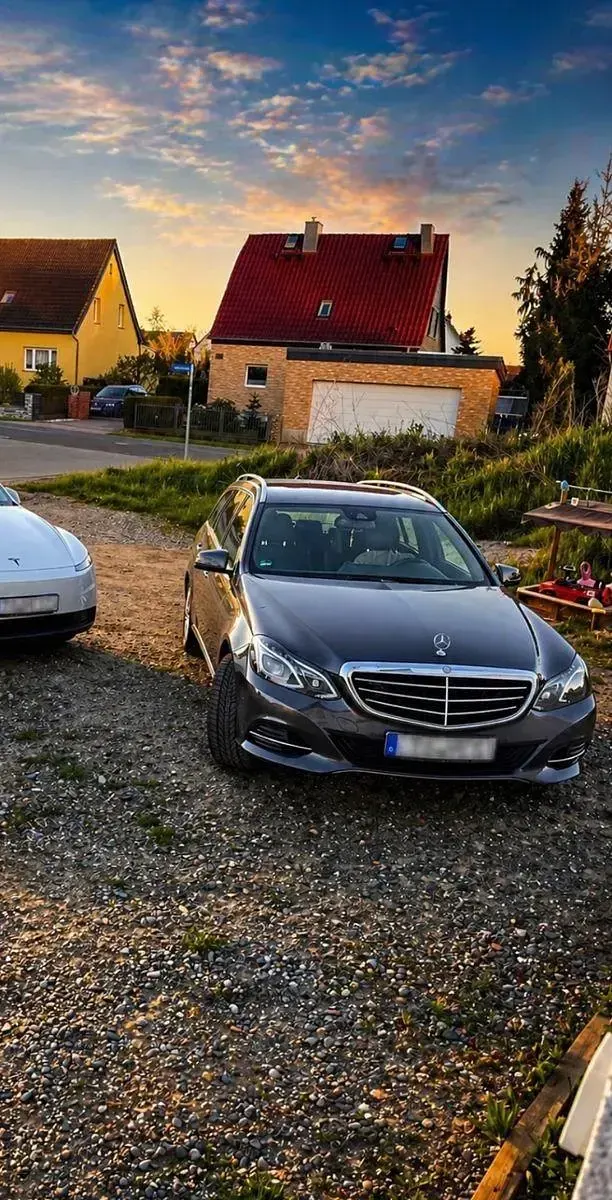Gebraucht Mercedes E200 Elegance 136 PS (100 kW) 2016 Grau Kombi