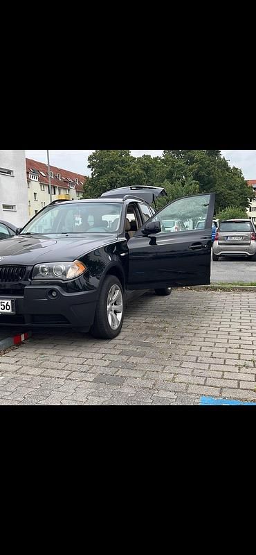 Schwarz Gebraucht 2004 BMW X3 SUV | 2.299 € (Superpreis) - Bild 1/4