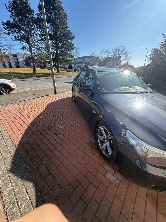 Gebraucht BMW 525 Basis 177 PS (130 kW) 2005 Blau Limousine