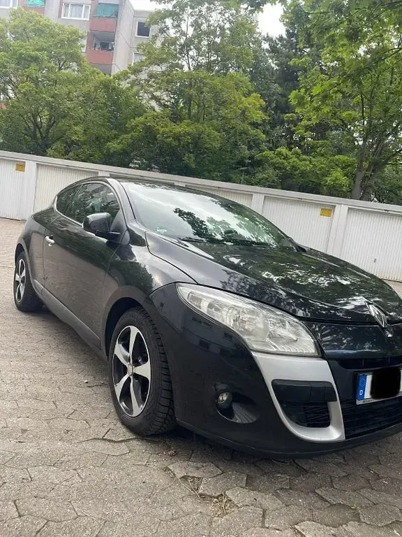 Gebraucht Renault Mégane Coupé Dynamique 131 PS (96 kW) 2011 Schwarz Coupé