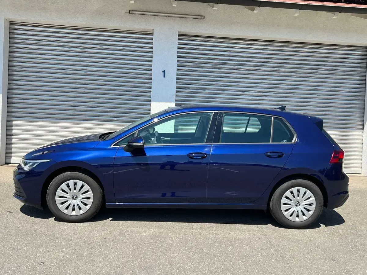 Gebraucht VW Golf VIII 90 PS (66 kW) 2021 Blau Limousine