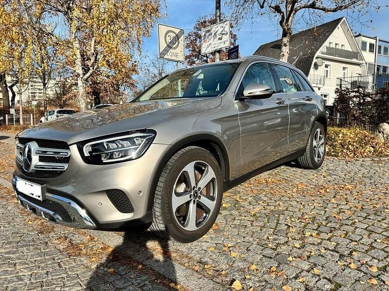 Gebraucht Mercedes GLC220 194 PS (142 kW) 2020 Silber Coupé