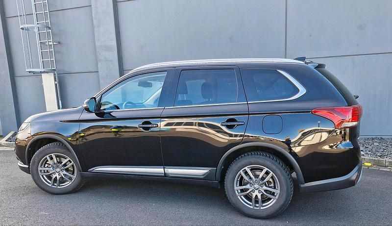 Gebraucht Mitsubishi Outlander 150 PS (110 kW) 2019 Schwarz SUV
