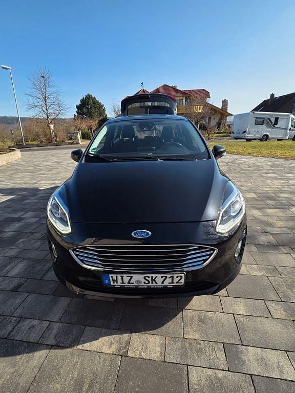Gebraucht Ford Fiesta Titanium 101 PS (74 kW) 2017 Schwarz Limousine