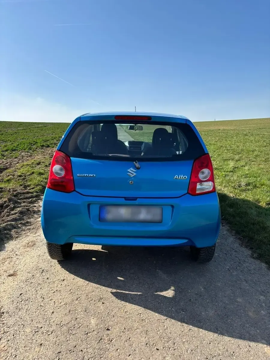 Gebraucht Suzuki Alto 68 PS (50 kW) 2013 Blau Kleinwagen