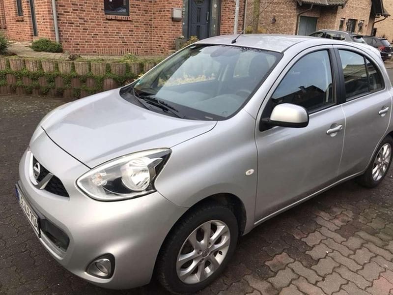 Gebraucht Nissan Micra Acenta 80 PS (58 kW) 2017 Silber Limousine