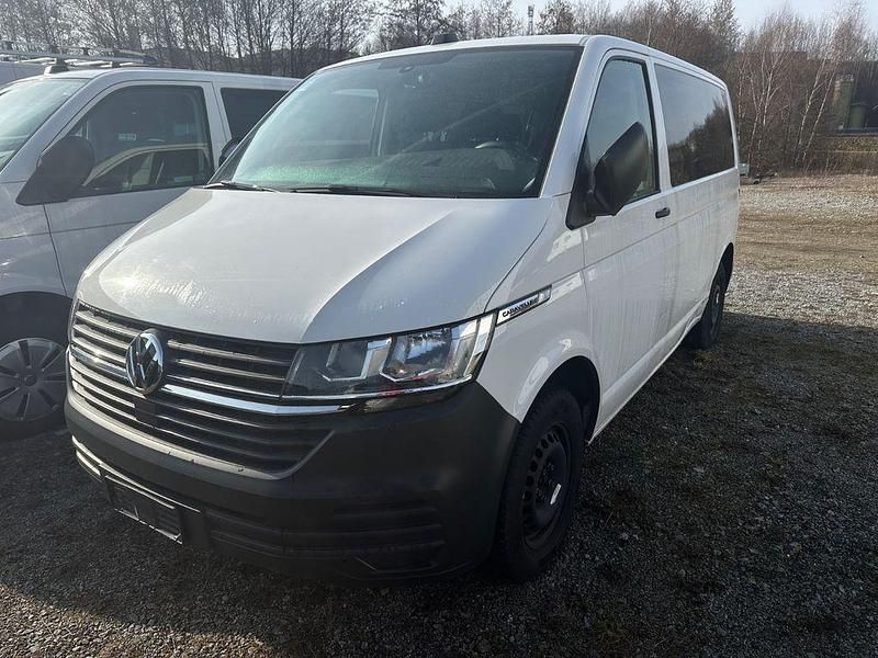 Gebraucht VW Caravelle Trendline 110 PS (80 kW) 2023 Weiß Van / Kleinbus