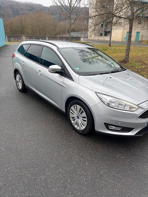 Silber Gebraucht 2016 Ford Focus Kombi | 4.500 € (Superpreis) - Bild 1/4