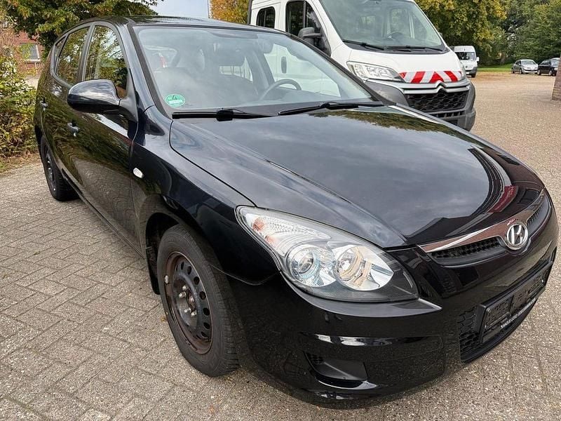 Gebraucht 2010 Hyundai i30 Classic Limousine | 1.690 € (Superpreis) - Bild 1/4