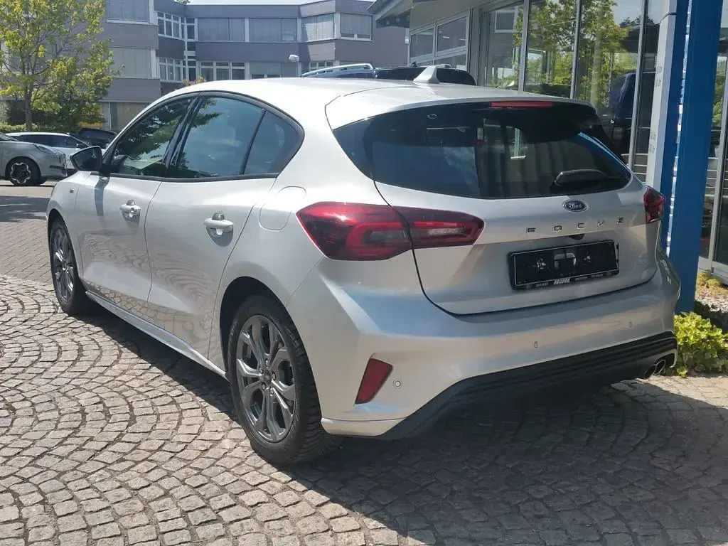 Gebraucht Ford Focus ST-Line 155 PS (114 kW) 2025 Silber Limousine