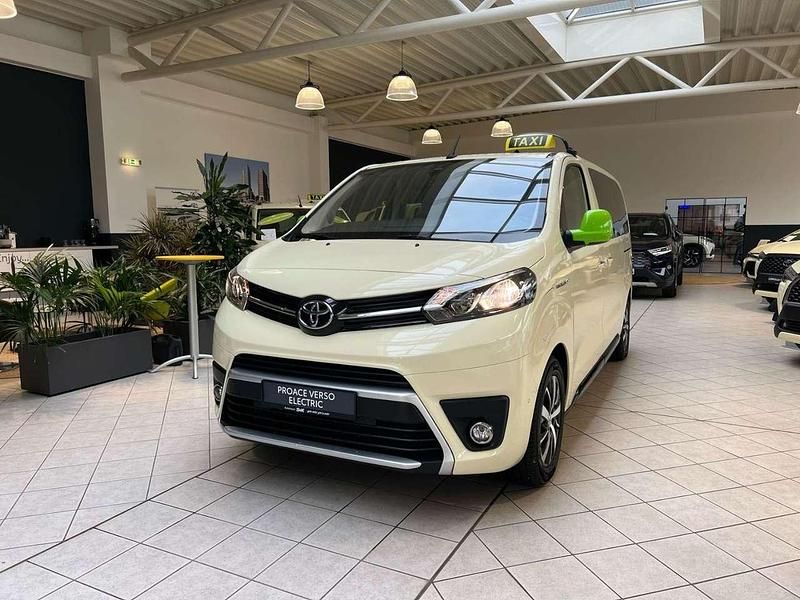 Graphitschwarz Gebraucht 2023 Toyota Proace Team Van | 55.900 € - Bild 1/4