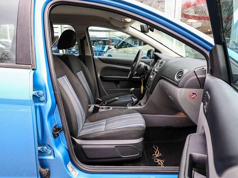 Gebraucht Ford Focus Style 109 PS (80 kW) 2009 Blau Kombi