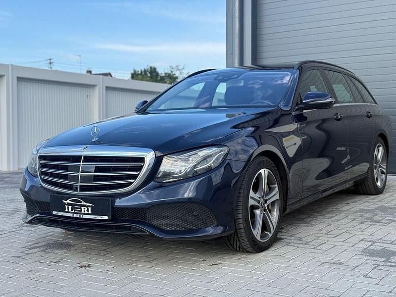 Gebraucht Mercedes E350 286 PS (210 kW) 2019 Blau Limousine