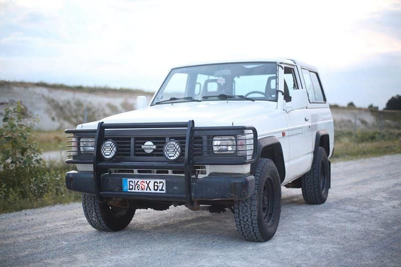 Weiß Gebraucht 1991 Nissan Patrol SUV | 6.990 € - Bild 1/4