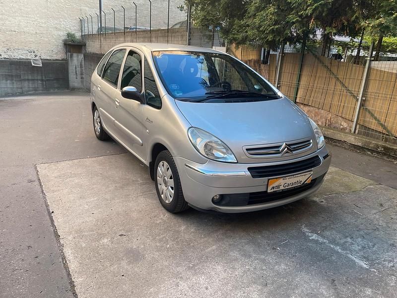 Gebraucht Citroën Xsara Picasso Exclusive 116 PS (85 kW) 2005 Silber Van / Kleinbus