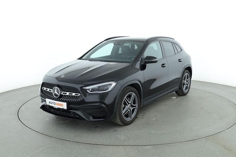 Schwarz Gebraucht 2022 Mercedes GLA200 AMG line SUV | 35.590 € (Fairer Preis) - Bild 1/3