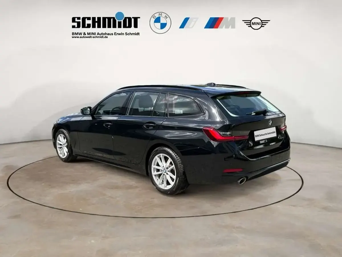 Gebraucht BMW 318 156 PS (114 kW) 2024 Schwarz uni Kombi