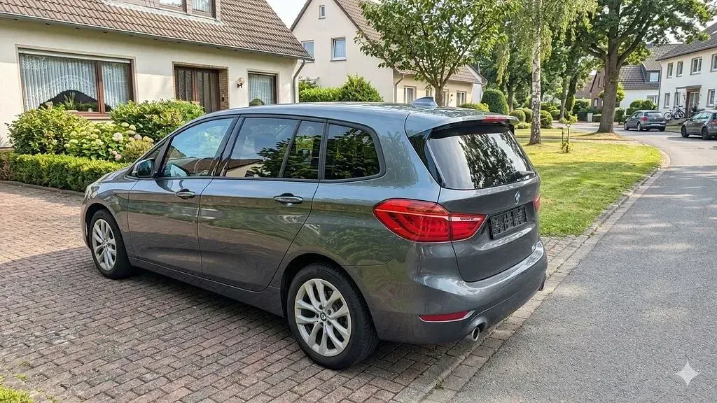 Gebraucht BMW 218 Advantage 150 PS (110 kW) 2022 Grau Kombi