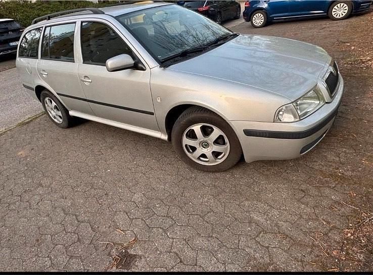 Silber Gebraucht 2005 Skoda Octavia Kombi | 1.500 € (Guter Preis) - Bild 1/4