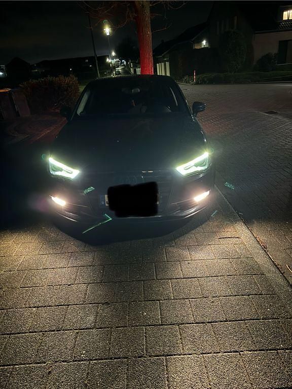 Schwarz Gebraucht 2014 Audi A3 Ambiente Limousine | 12.000 € (Teuer) - Bild 1/3