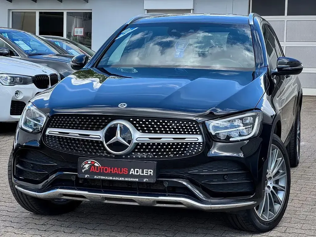 Gebraucht Mercedes GLC300de AMG 194 PS (142 kW) 2021 Schwarz/baltic black (uni) SUV