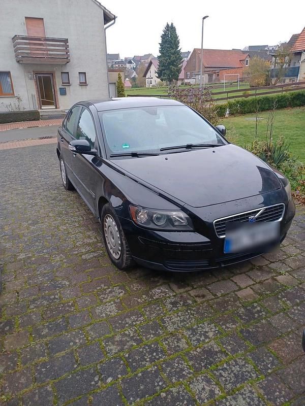 Schwarz Gebraucht 2006 Volvo S40 Limousine | 1.950 € - Bild 1/3