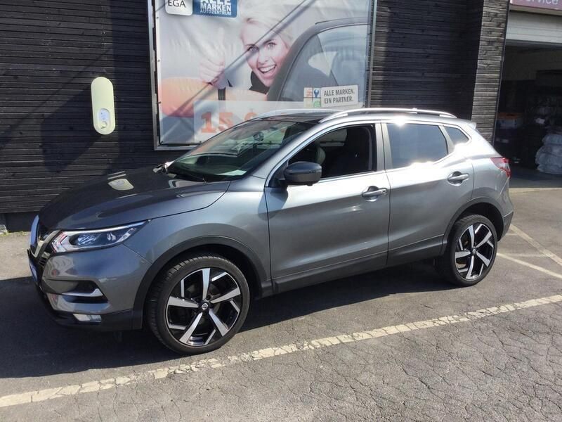 Grau Gebraucht 2021 Nissan Qashqai Akari SUV | 20.040 € (Fairer Preis) - Bild 1/4